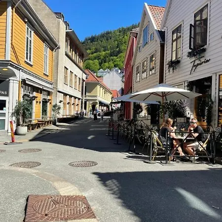 Apartment Bryggen - Prime Location, 2 Minutes From Bryggen Bergen