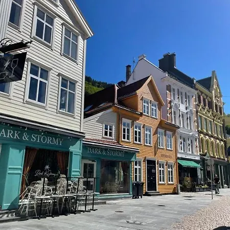 Apartment Bryggen - Prime Location, 2 Minutes From Bryggen *